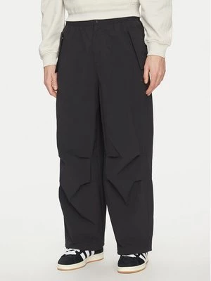 Obrázek produktu adidas Kalhoty z materiálu Premium Essentials Utility Parachute JD2111 Černá Loose Fit