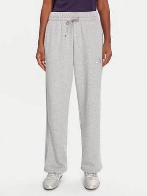 Obrázek produktu adidas Teplákové kalhoty Holiday 3-Stripes Fleece JM1888 Šedá Loose Fit