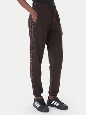 Obrázek produktu adidas Teplákové kalhoty Seasonal Essentials Leopard Print KA4720 Hnědá Regular Fit