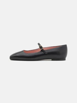Obrázek produktu Baleríny s páskem Pretty Ballerinas černá