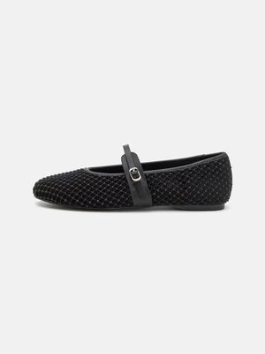 Obrázek produktu Baleríny s páskem Steve Madden