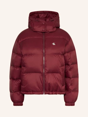 Obrázek produktu Calvin Klein Jeans Péřová Bunda Essential S Odnímatelnou Kapucí tmavě červená