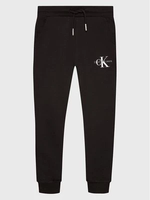 Obrázek produktu Calvin Klein Jeans Teplákové kalhoty IU0IU00285 Černá Relaxed Fit