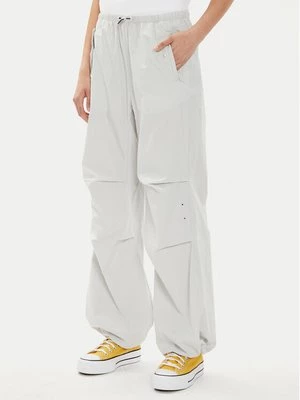 Obrázek produktu Converse Kalhoty z materiálu W Parachute Pant 10026399-A02 Bílá Loose Fit