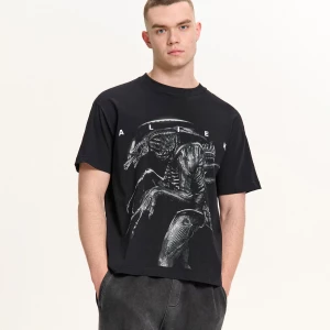 Obrázek produktu Cropp - Černé tričko s potiskem Alien - černý