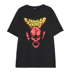 Obrázek produktu Cropp - Černé tričko s potiskem Stranger Things Hellfire Club - černý