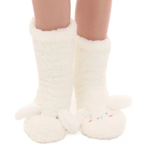 Obrázek produktu Cropp - Chlupaté ponožky Cinnamoroll - béžová