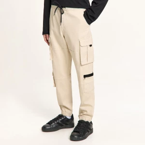Obrázek produktu Cropp - Kalhoty joggers s cargo kapsami - béžová