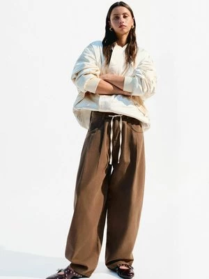 Obrázek produktu Džíny Relaxed Fit Bershka tmavě hnědá