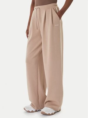 Obrázek produktu Guess Teplákové kalhoty V6GB01 K2914 Béžová Wide Leg