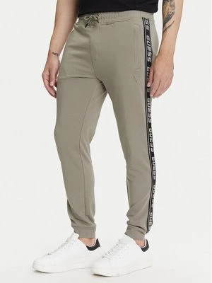 Obrázek produktu Guess Teplákové kalhoty Z2YB19 K6ZS1 Khaki Regular Fit