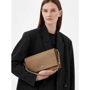 Obrázek produktu Kabelka Calvin Klein Ck Elongated Shoulder Bag_Mono K60K613139 Béžová