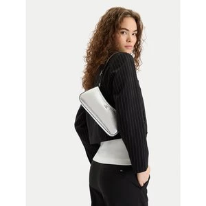 Obrázek produktu Kabelka Calvin Klein Ck Metallic Small Shoulder Bag LV04F3304G Stříbrná
