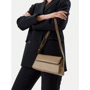 Obrázek produktu Kabelka Calvin Klein Jeans Belted Small Shoulder Bag LV04K3110G Béžová