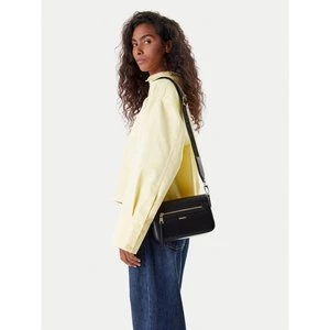 Obrázek produktu Kabelka DKNY Bryant Ave Md Flap C R42E3E21 Černá