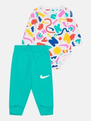 Obrázek produktu Kalhoty Nike skvrnitě světle zelená
