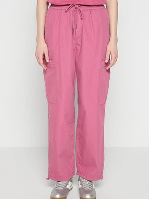 Obrázek produktu Kalhoty Pepe Jeans světle růžová