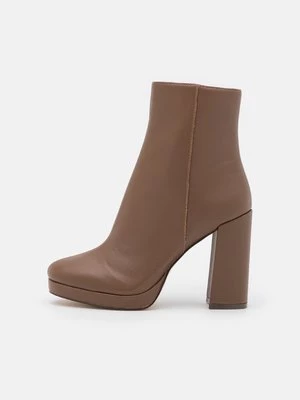 Obrázek produktu Kotníková obuv na vysokém podpatku Steve Madden
