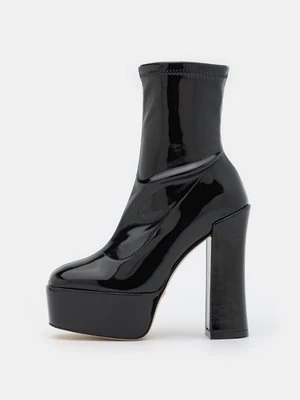Obrázek produktu Kotníková obuv na vysokém podpatku Stuart Weitzman