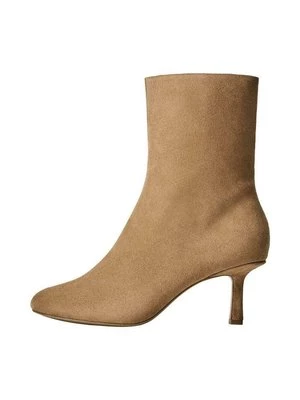 Obrázek produktu Kotníkové boty Bershka