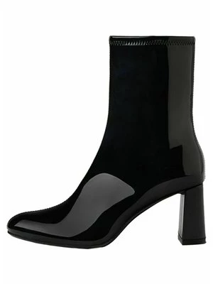 Obrázek produktu Kotníkové boty Bershka