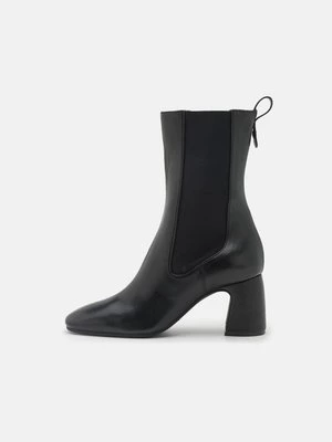 Obrázek produktu Kotníkové boty Emporio Armani