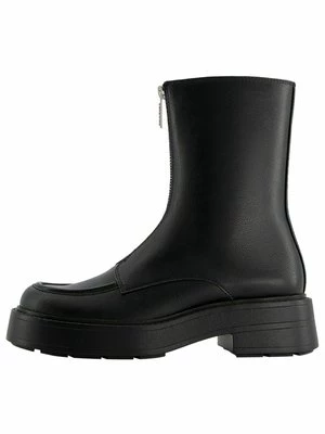 Obrázek produktu Kotníkové boty na platformě Bershka
