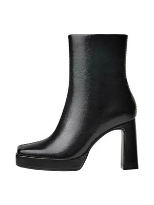 Obrázek produktu Kotníkové boty na platformě Bershka