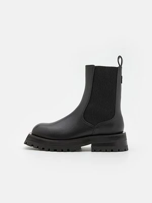 Obrázek produktu Kotníkové boty na platformě DKNY černá
