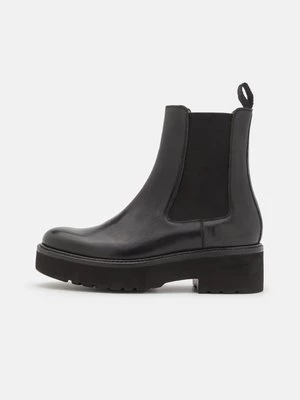 Obrázek produktu Kotníkové boty na platformě Grenson