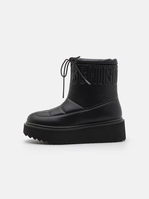 Obrázek produktu Kotníkové boty na platformě Love Moschino