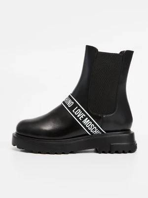 Obrázek produktu Kotníkové boty na platformě Love Moschino