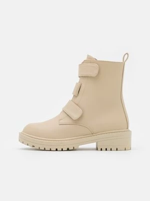 Obrázek produktu Kotníkové boty Raid Wide Fit