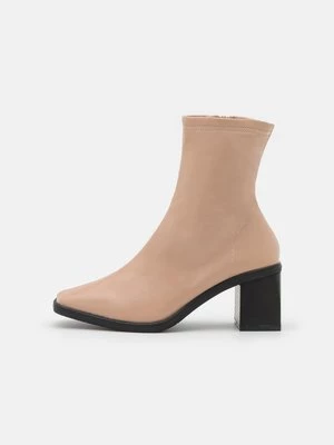 Obrázek produktu Kotníkové boty Raid Wide Fit