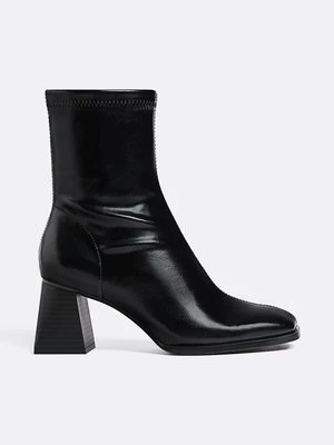 Obrázek produktu Kotníkové boty Stradivarius