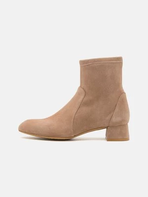 Obrázek produktu Kotníkové boty Stuart Weitzman