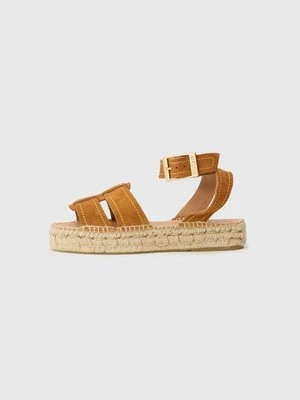 Obrázek produktu Kotníkové sandály Kickers