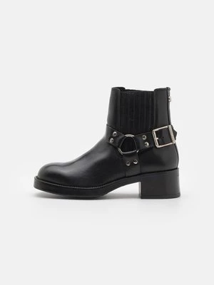 Obrázek produktu Kovbojské/motorkářské kotníkové boty Steve Madden
