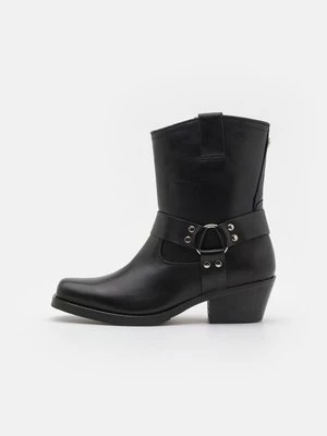 Obrázek produktu Kovbojské/motorkářské kotníkové boty Steve Madden