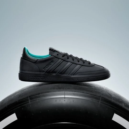 Obrázek produktu BOTY HANDBALL SPEZIAL MERCEDES Adidas černá