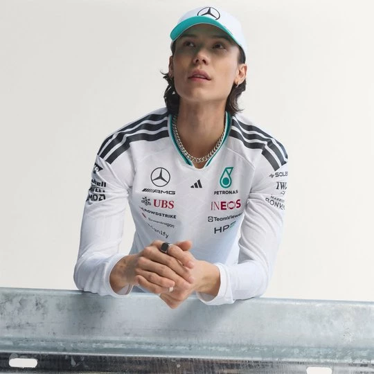 Obrázek produktu DRES MERCEDES - AMG PETRONAS FORMULA 1 TEAM DRIVER AUTHENTIC LONGSLEEVE Adidas bílá