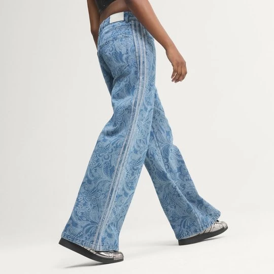 Obrázek produktu DŽÍNOVÉ KALHOTY ADIDAS LIBERTY LONDON FIREBIRD MID RISE STRAIGHT modrá