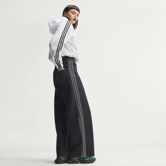 Obrázek produktu DŽÍNY S VYSOKÝM PASEM A ŠIROKÝMI NOHAVICEMI Adidas