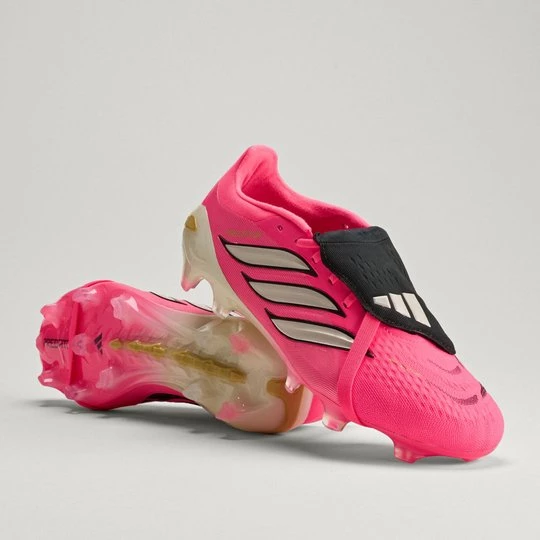 Obrázek produktu Fotbalové kopačky s ohrnovacím jazykem PREDATOR PRO na pevný povrch Adidas růžová