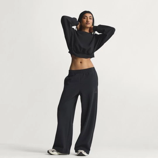 Obrázek produktu KALHOTY SOFT LUX STRAIGHT LEG Adidas černá