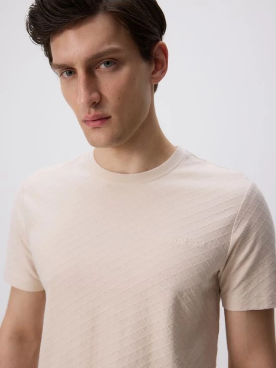 Obrázek produktu Reserved - Strukturované tričko slim fit - tělová