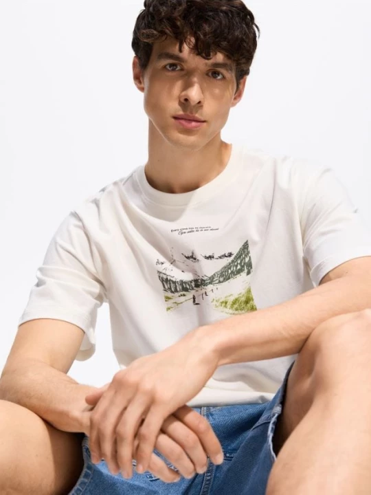 Obrázek produktu Reserved - Tričko comfort s potiskem - krémová