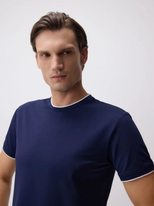 Obrázek produktu Reserved - Tričko regular fit s marcerovanou bavlnou - tmavomodrá