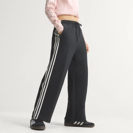 Obrázek produktu ZKRÁCENÉ SPORTOVNÍ KALHOTY FIREBIRD Adidas