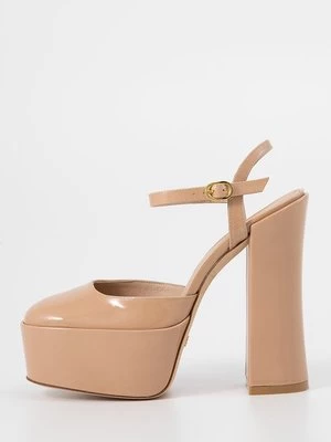 Obrázek produktu Lodičky s platformou Stuart Weitzman